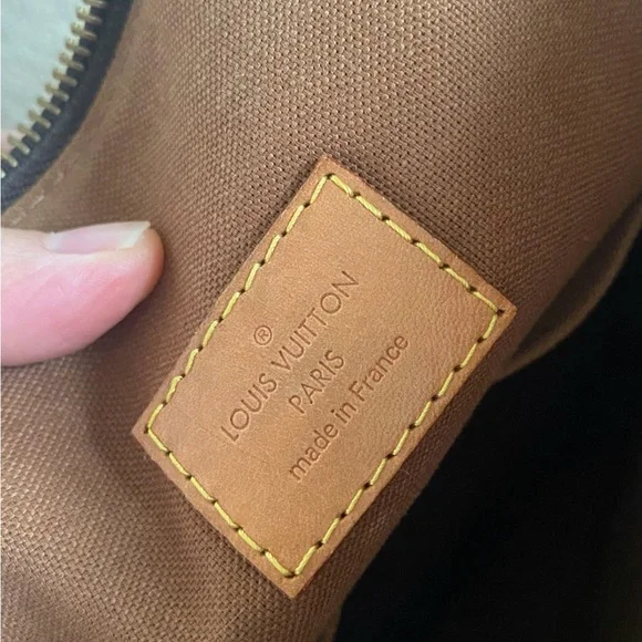 Authentic Louis Vitton 2006 Lockit handbag - Picture 2 of 8